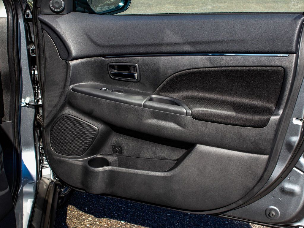 2025 Mitsubishi Outlander Sport ES - Photo 13