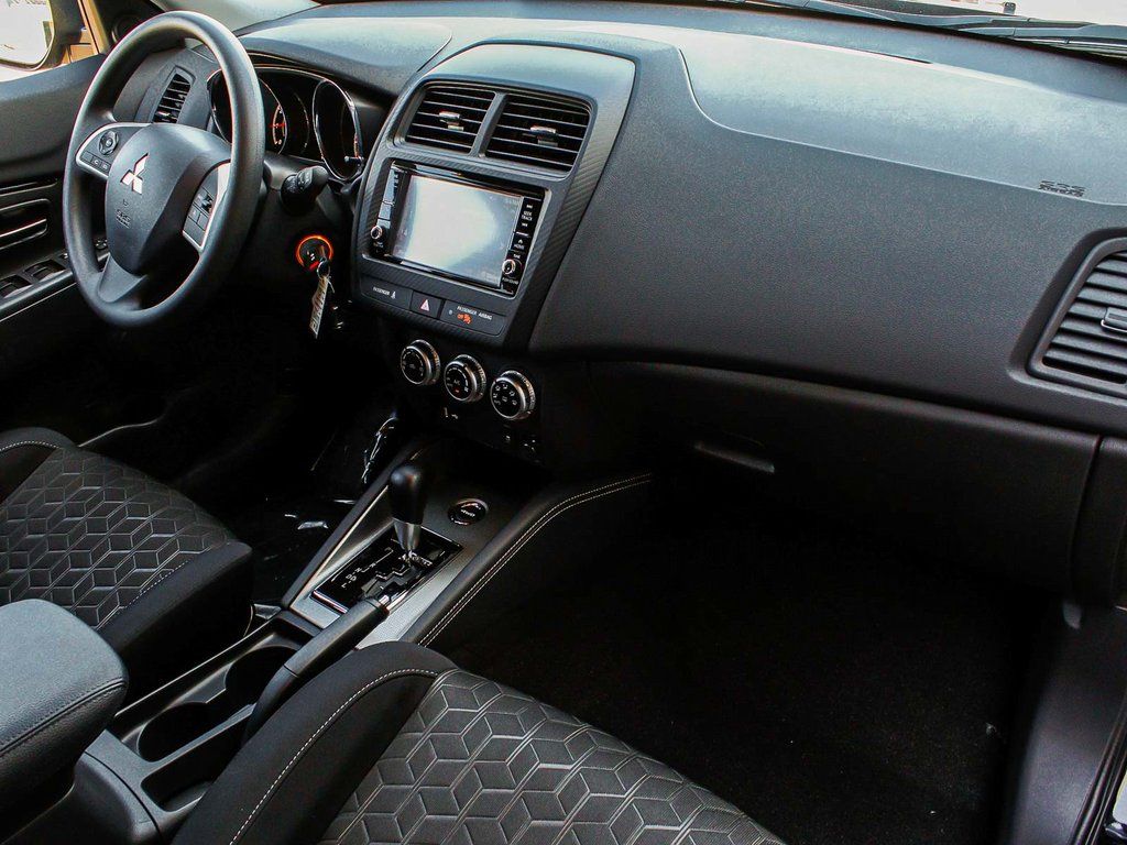 2025 Mitsubishi Outlander Sport ES - Photo 40