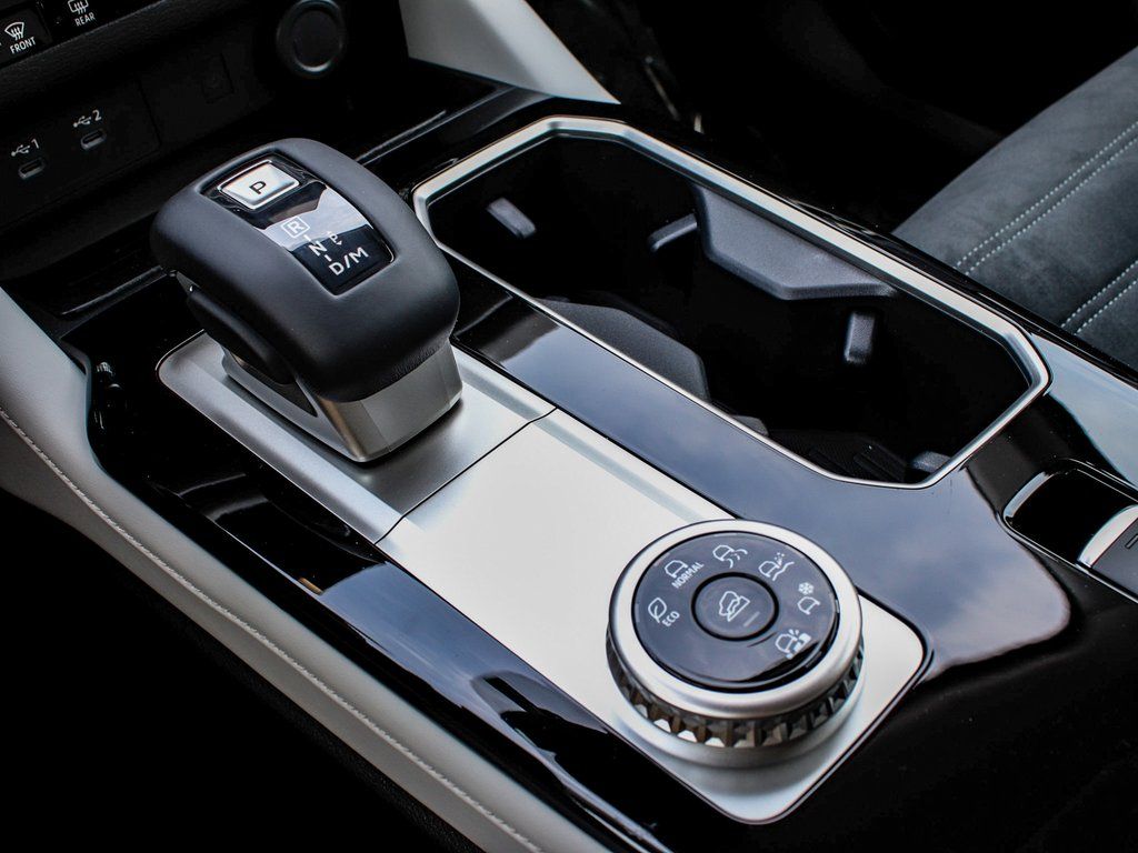 2025 Mitsubishi Outlander SE - Photo 24