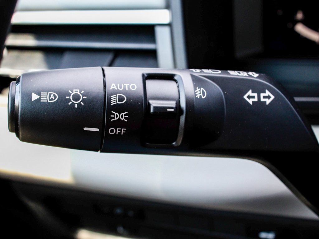 2025 Mitsubishi Outlander SEL Platinum Edition - Photo 28