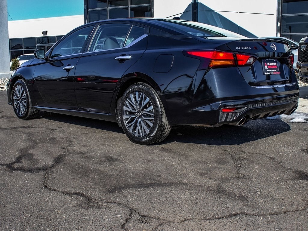 Used 2023 Nissan Altima 2.5 SV Sedan