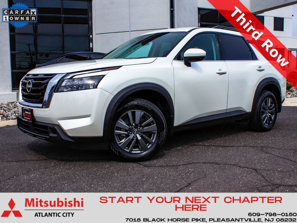 2024 Nissan Pathfinder SV