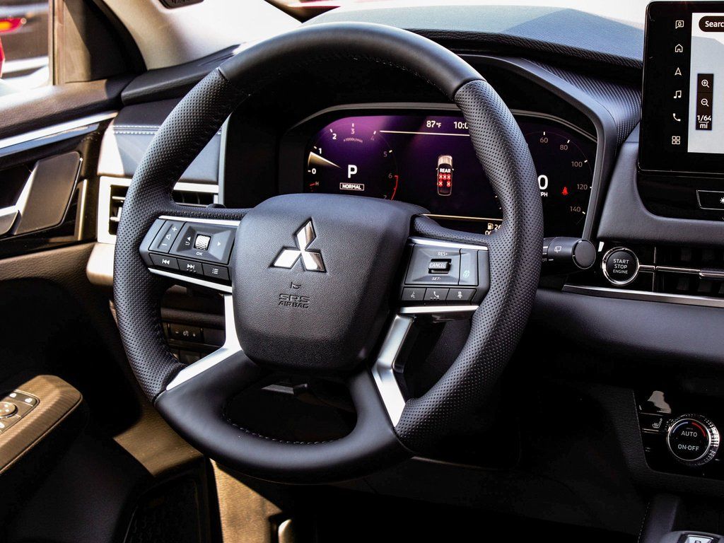 2025 Mitsubishi Outlander SE - Photo 25