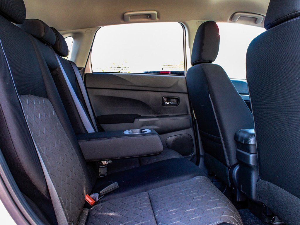 2025 Mitsubishi Outlander Sport ES - Photo 36