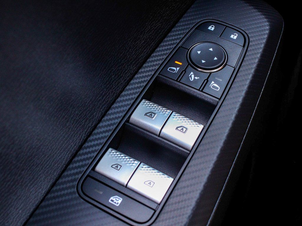 2025 Mitsubishi Outlander SE - Photo 10