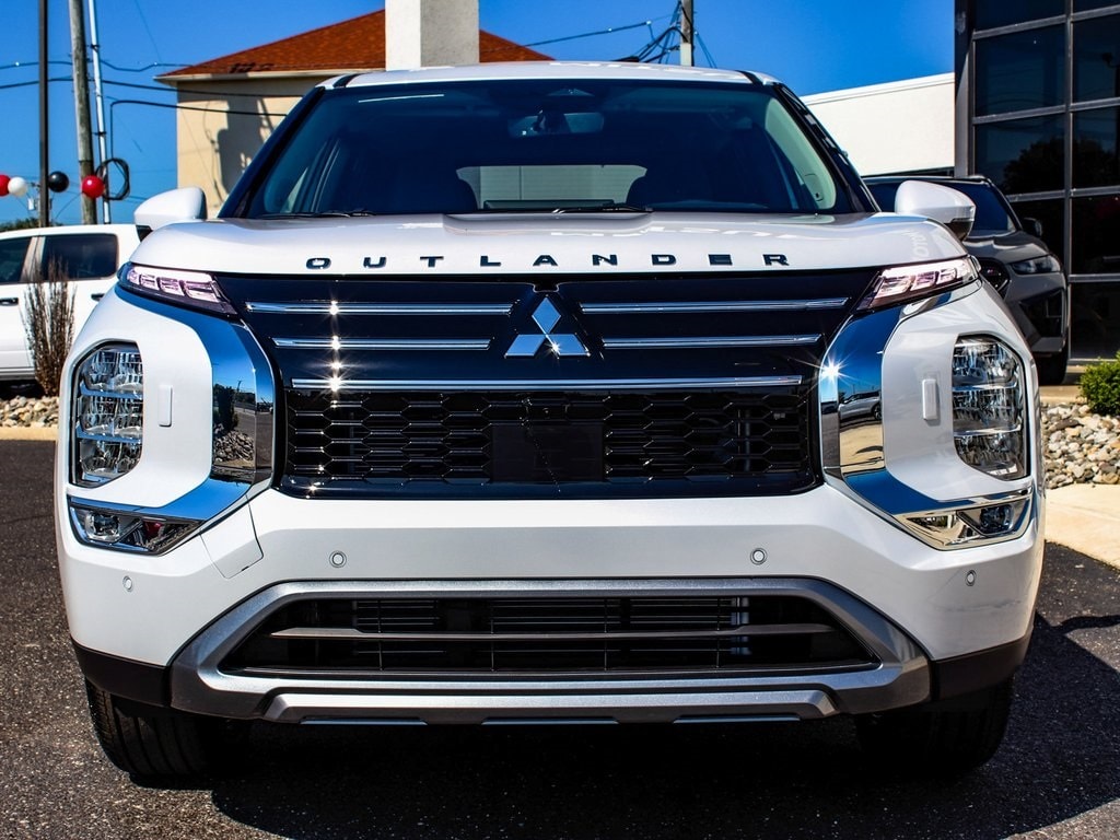 New 2025 Mitsubishi Outlander SE SUV