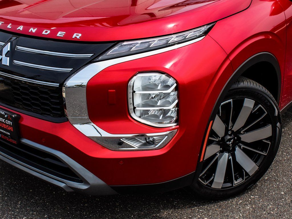 2025 Mitsubishi Outlander SE - Photo 49
