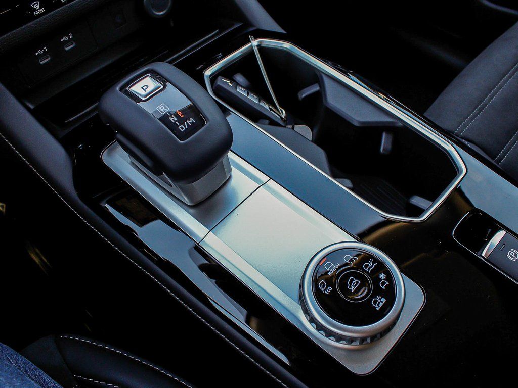 2025 Mitsubishi Outlander SE - Photo 28