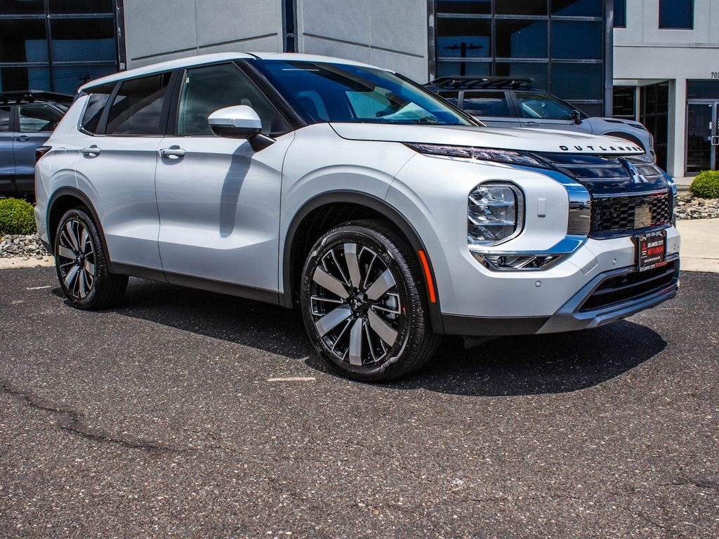 New 2026 Mitsubishi Outlander SE SUV