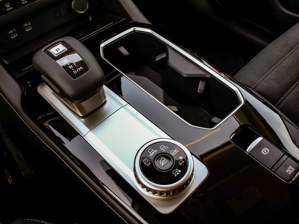 2025 Mitsubishi Outlander SE - Photo 24