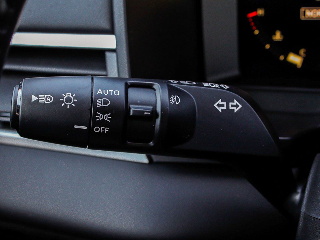 2025 Mitsubishi Outlander SE - Photo 24