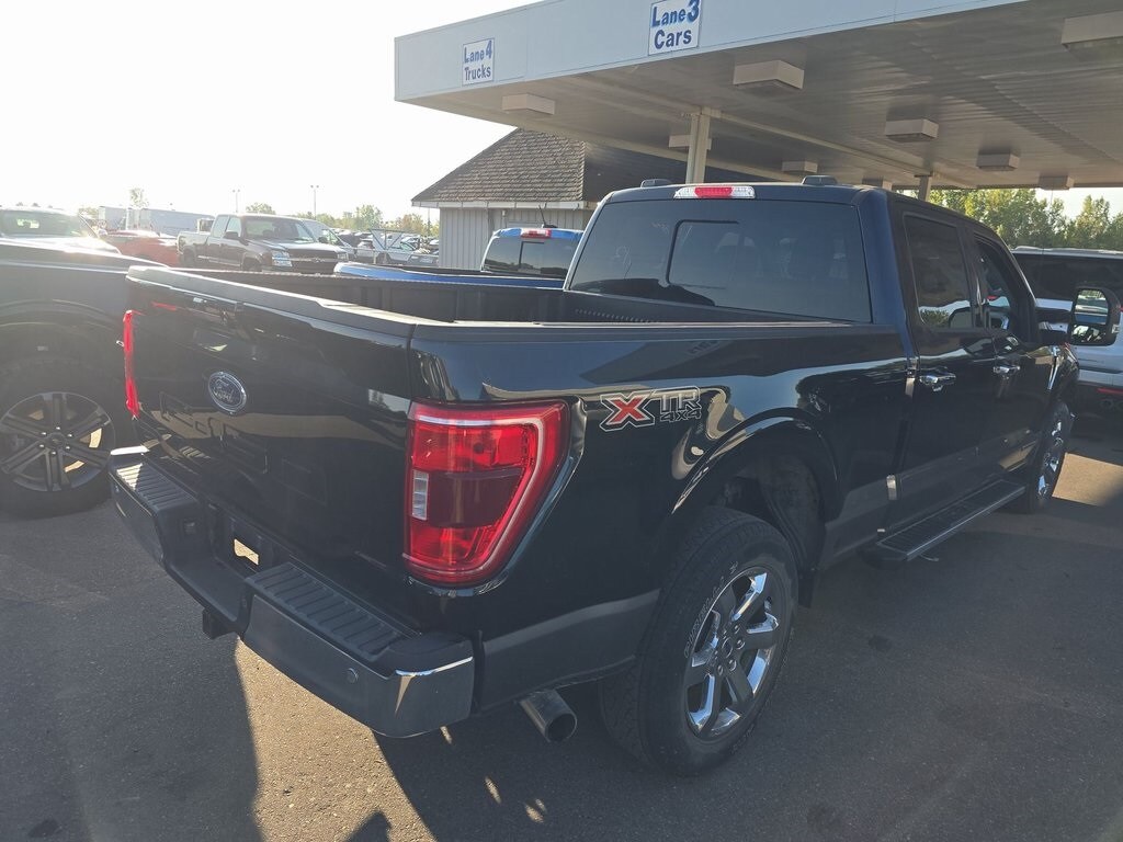 2021 Ford F-150 XLT photo 2