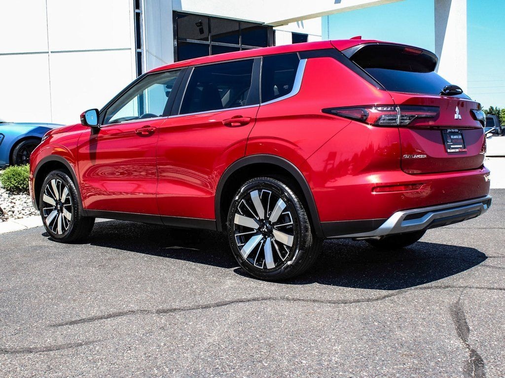 New 2025 Mitsubishi Outlander SE SUV