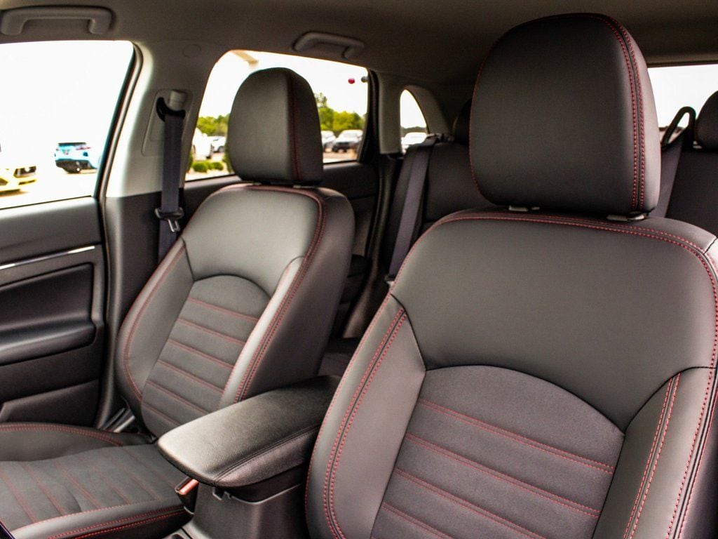 2024 Mitsubishi Outlander Sport SE - Photo 31
