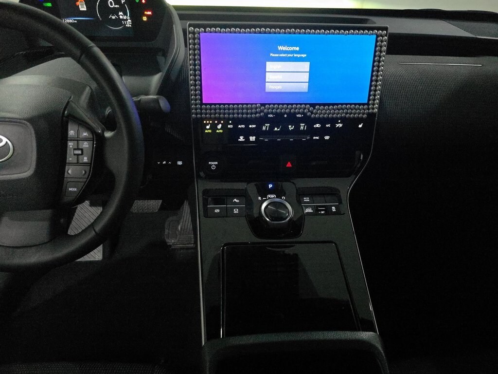 2024 Toyota bZ4X XLE photo 3