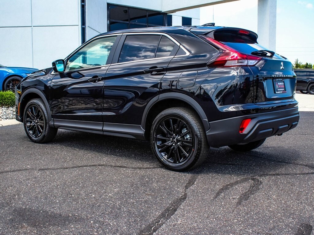 2025 Mitsubishi Eclipse Cross LE Ralliart photo 3