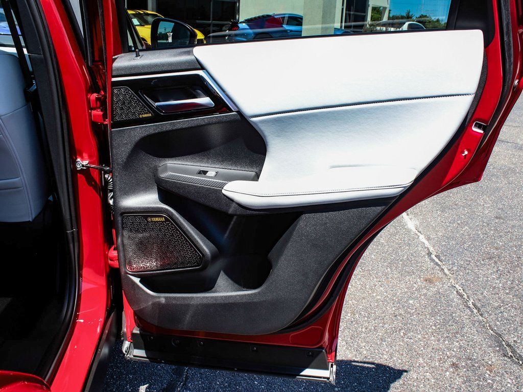 2025 Mitsubishi Outlander SE - Photo 12