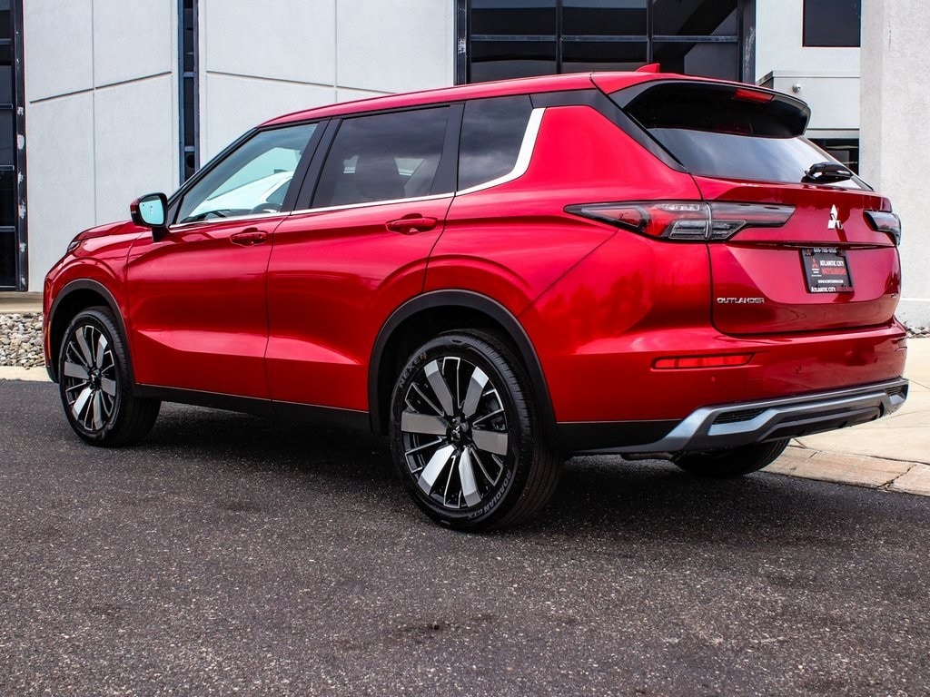New 2025 Mitsubishi Outlander SE SUV