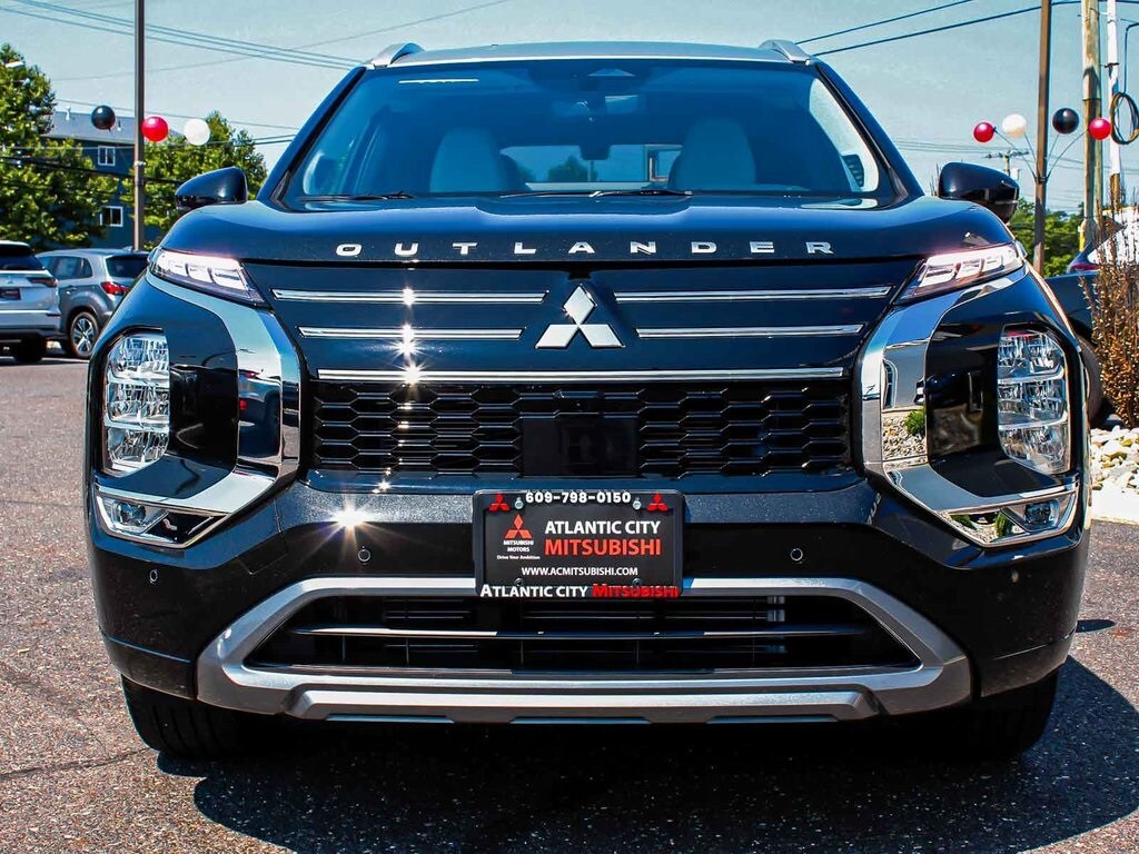 2025 Mitsubishi Outlander Platinum photo 2
