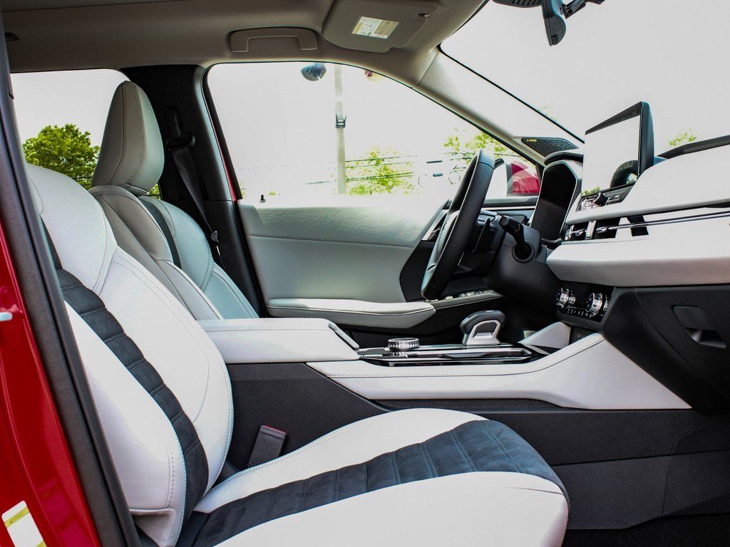 2025 Mitsubishi Outlander SE - Photo 42