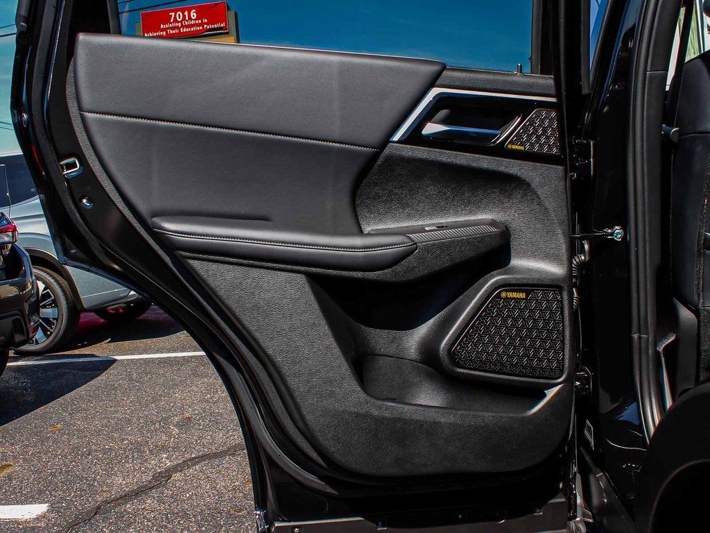 2025 Mitsubishi Outlander SE - Photo 12