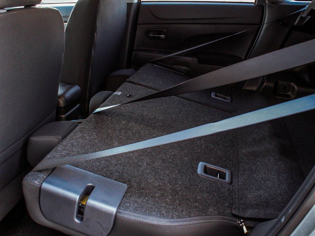 2025 Mitsubishi Outlander Sport ES - Photo 35