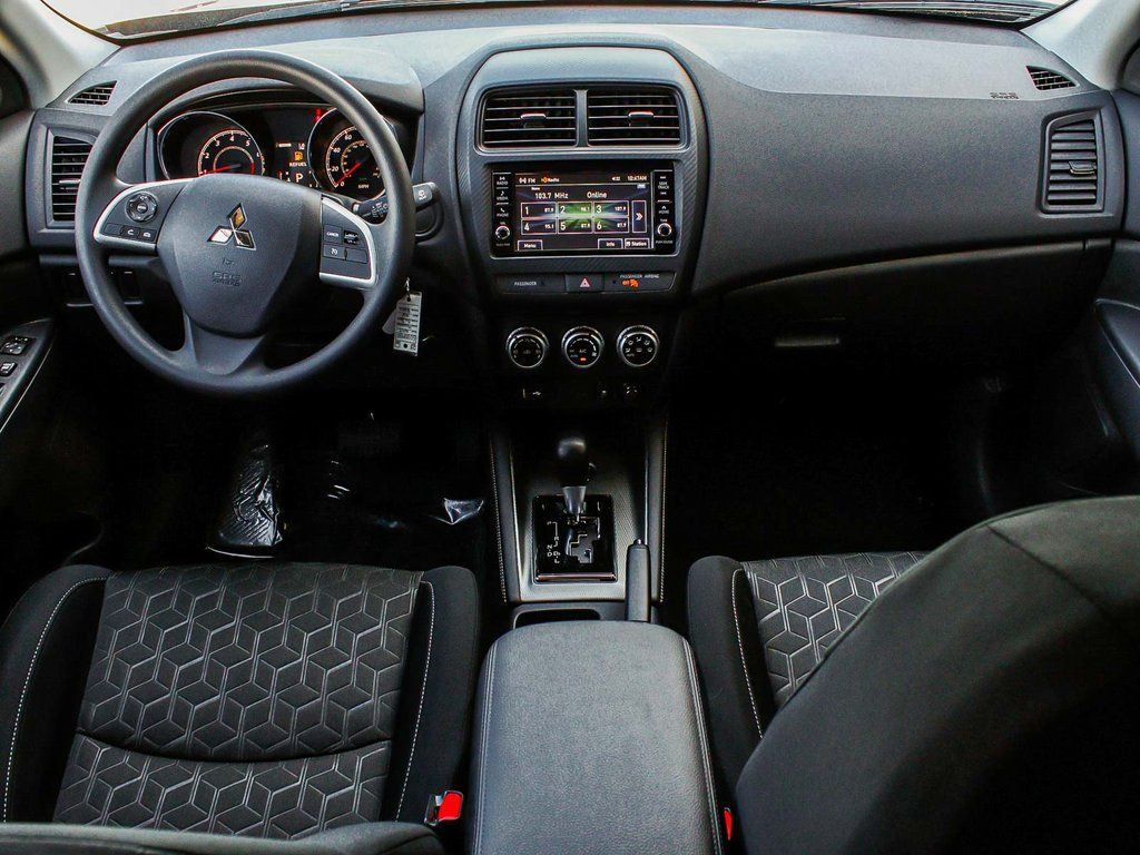 2025 Mitsubishi Outlander Sport ES - Photo 36