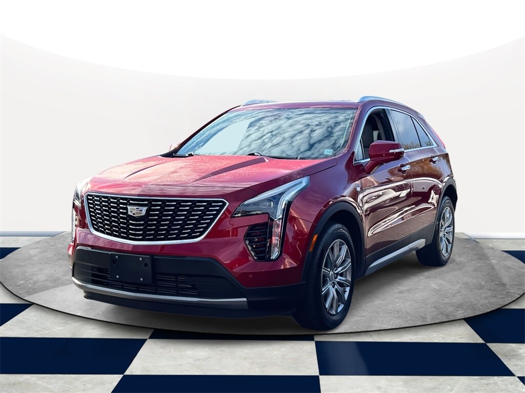 2023 Cadillac XT4 Premium Luxury photo 2