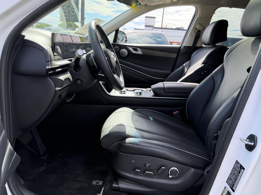 2025 GENESIS GV80 Advanced - Photo 16