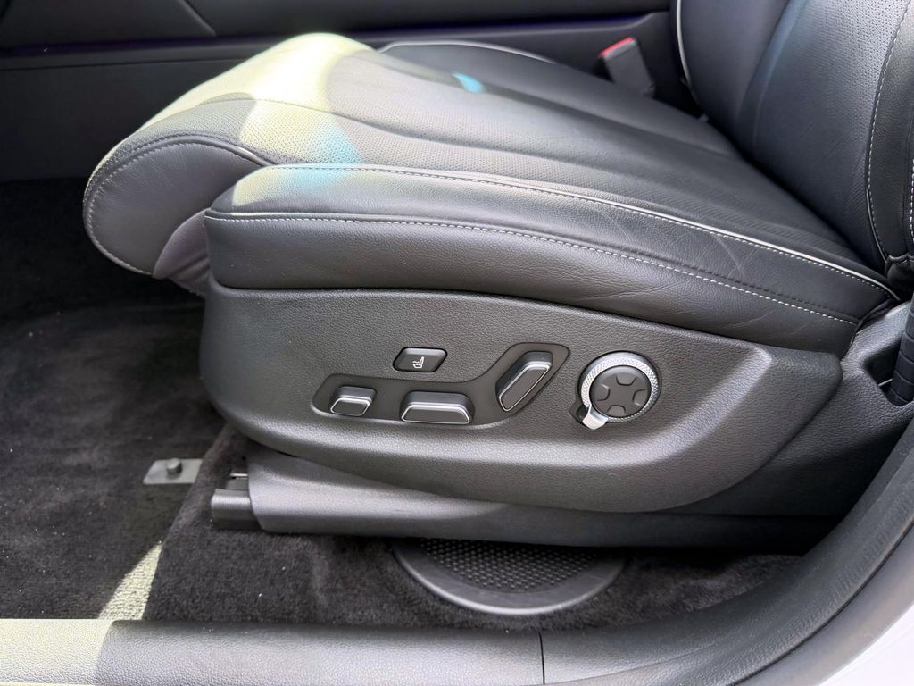 2025 GENESIS GV80 Advanced - Photo 25