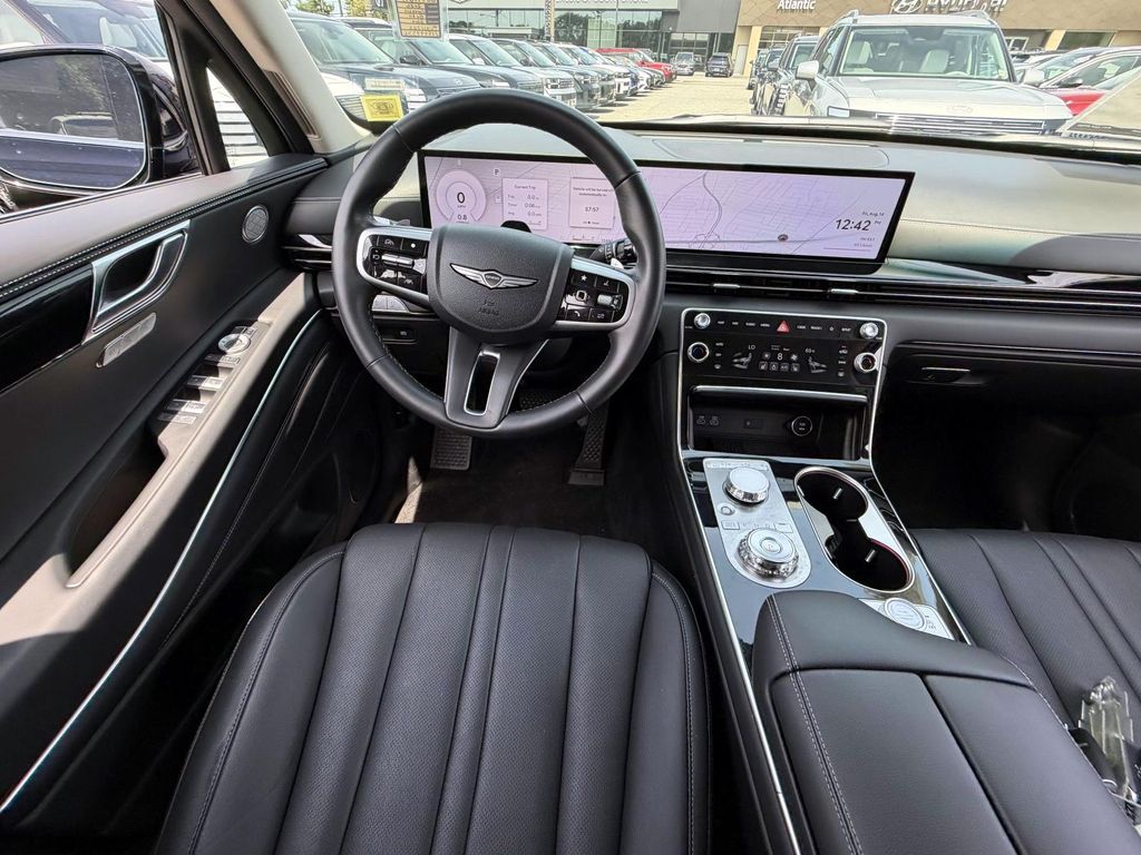2026 GENESIS GV80 Standard - Photo 13