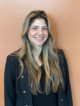 Staff member Virginia Russo from ID_469f7aaa985e