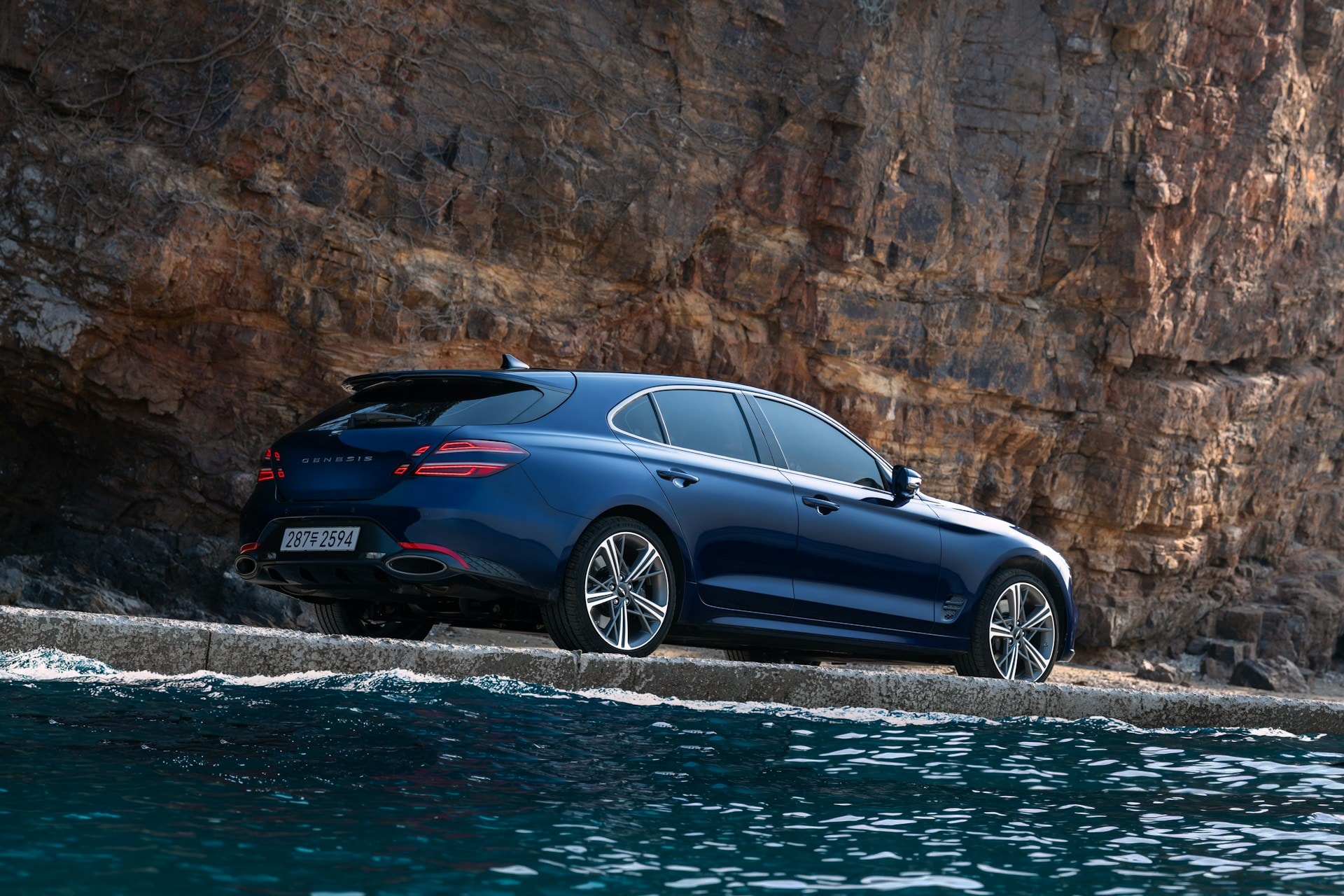 hyundai-motor-group-8FjrOUT9SrQ-unsplash.jpg