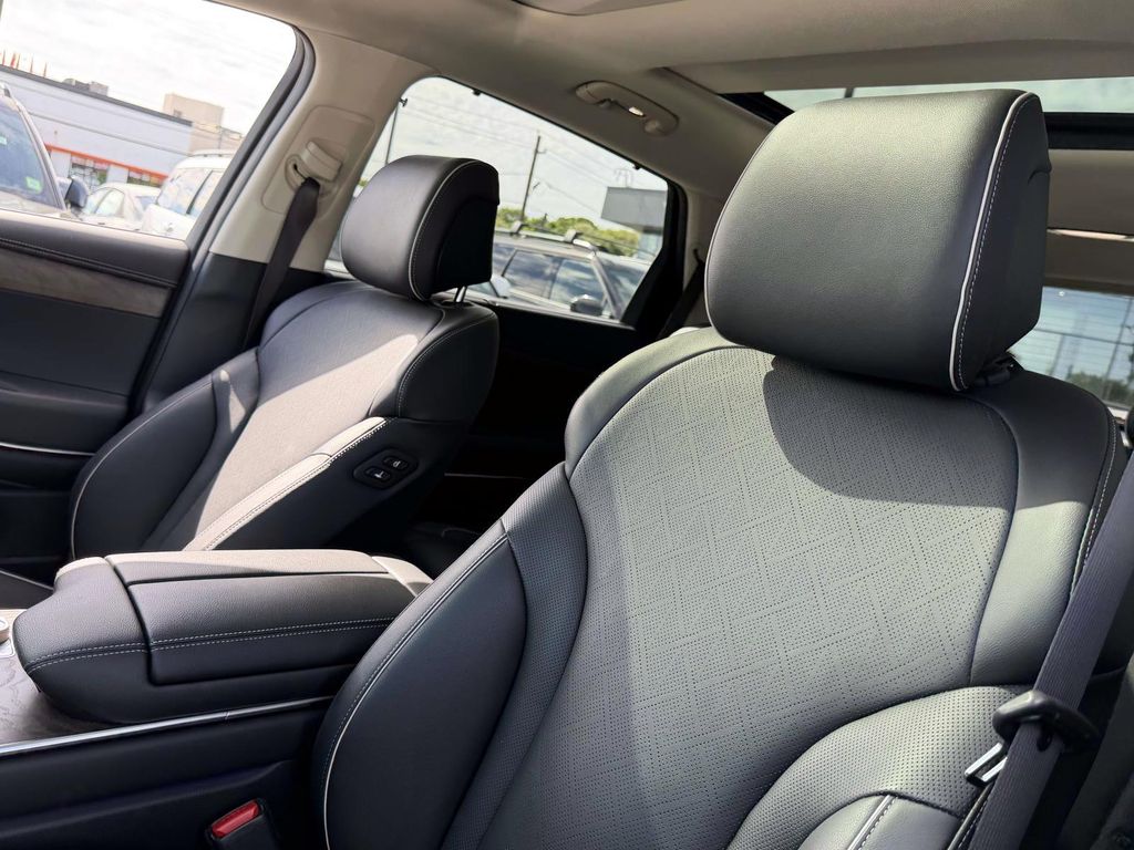 2025 GENESIS GV80 Advanced - Photo 17