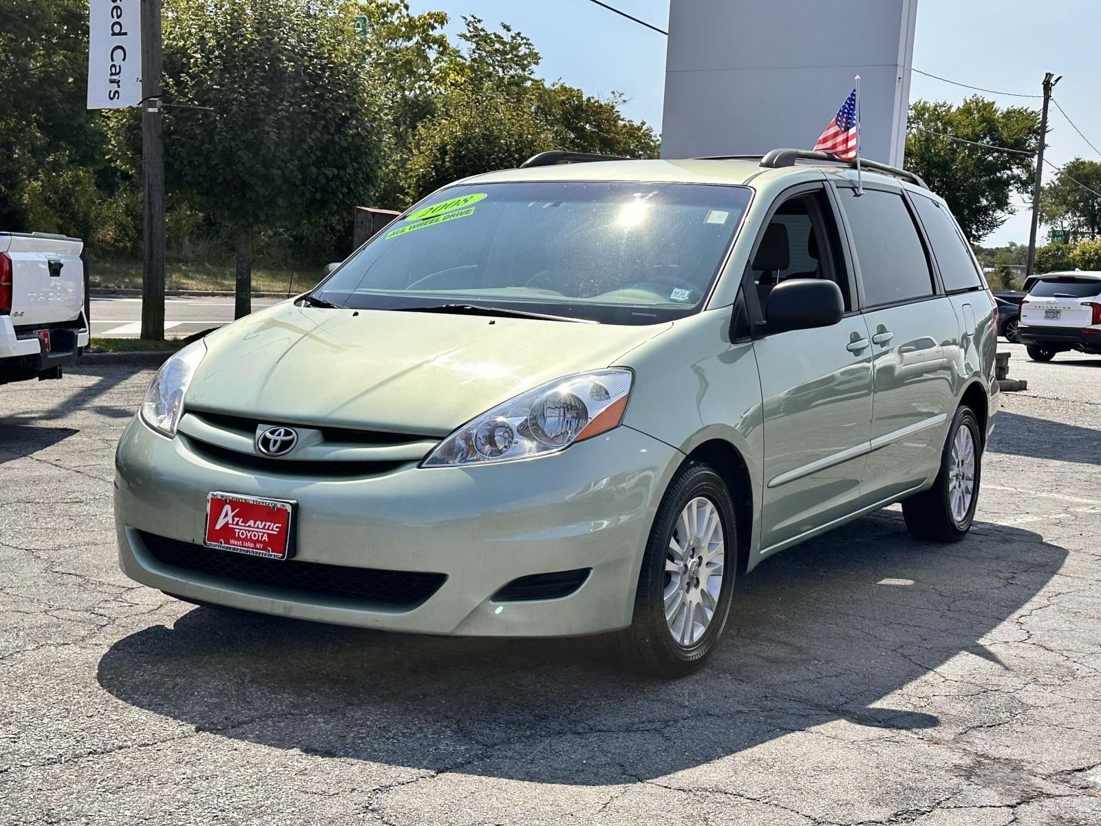 Used 2008 Toyota Sienna LE with VIN 5TDBK23C78S014717 for sale in West Islip, NY