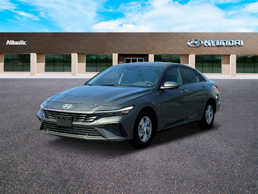New 2025 Hyundai Elantra SE Sedan