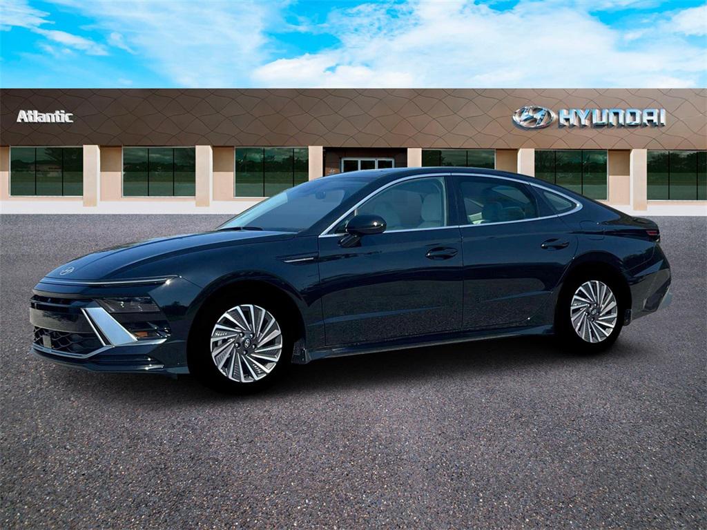 2025 Hyundai Sonata Hybrid SEL photo 2