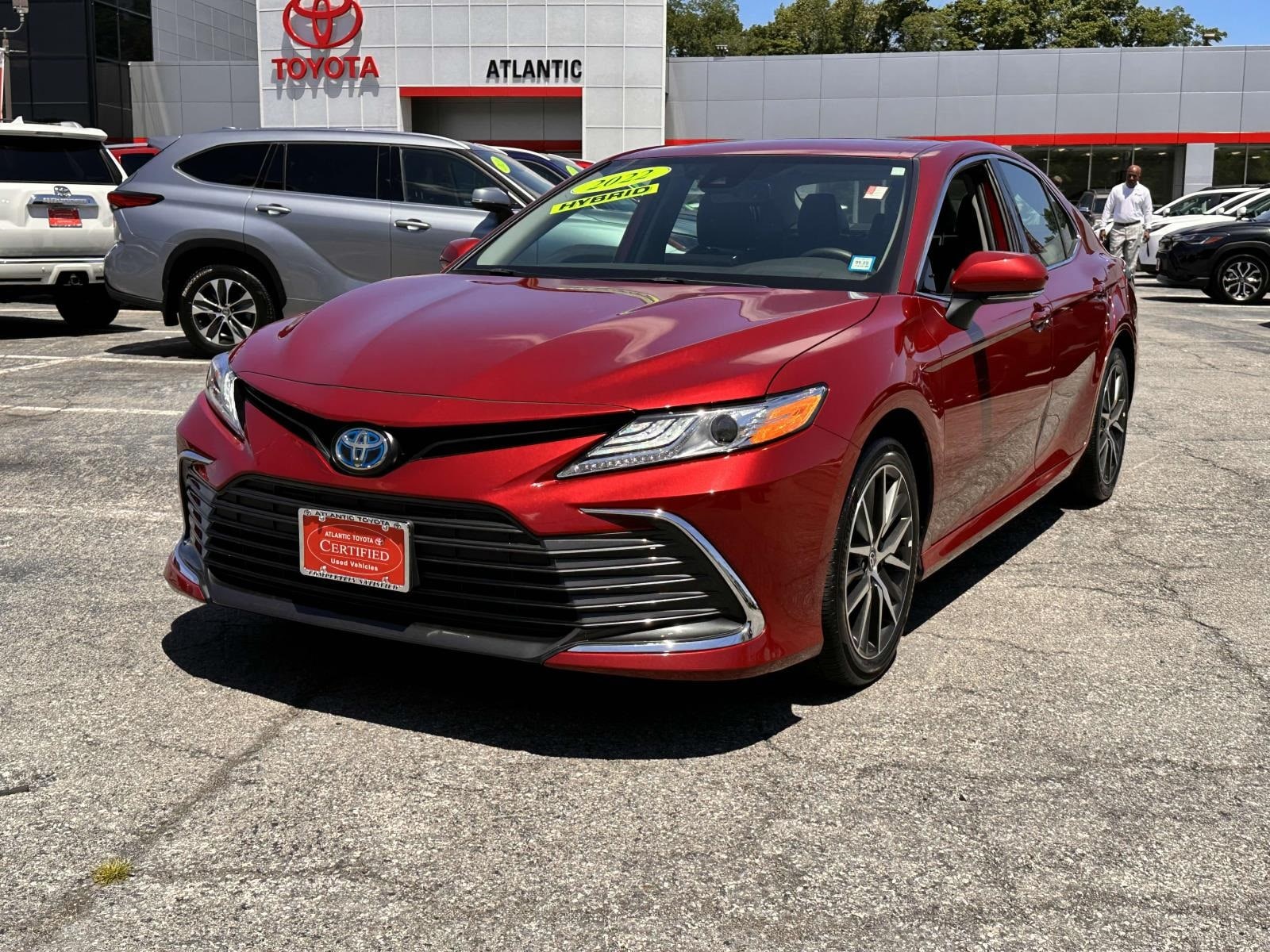 Certified 2022 Toyota Camry XLE with VIN 4T1F31AK6NU579336 for sale in West Islip, NY