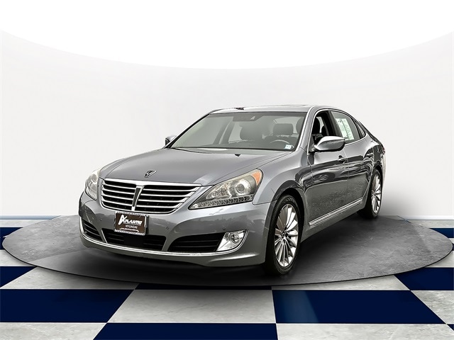 Used 2015 Hyundai Equus Signature with VIN KMHGH4JH4FU093024 for sale in West Islip, NY