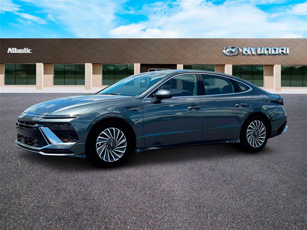 2025 Hyundai Sonata Hybrid SEL photo 2