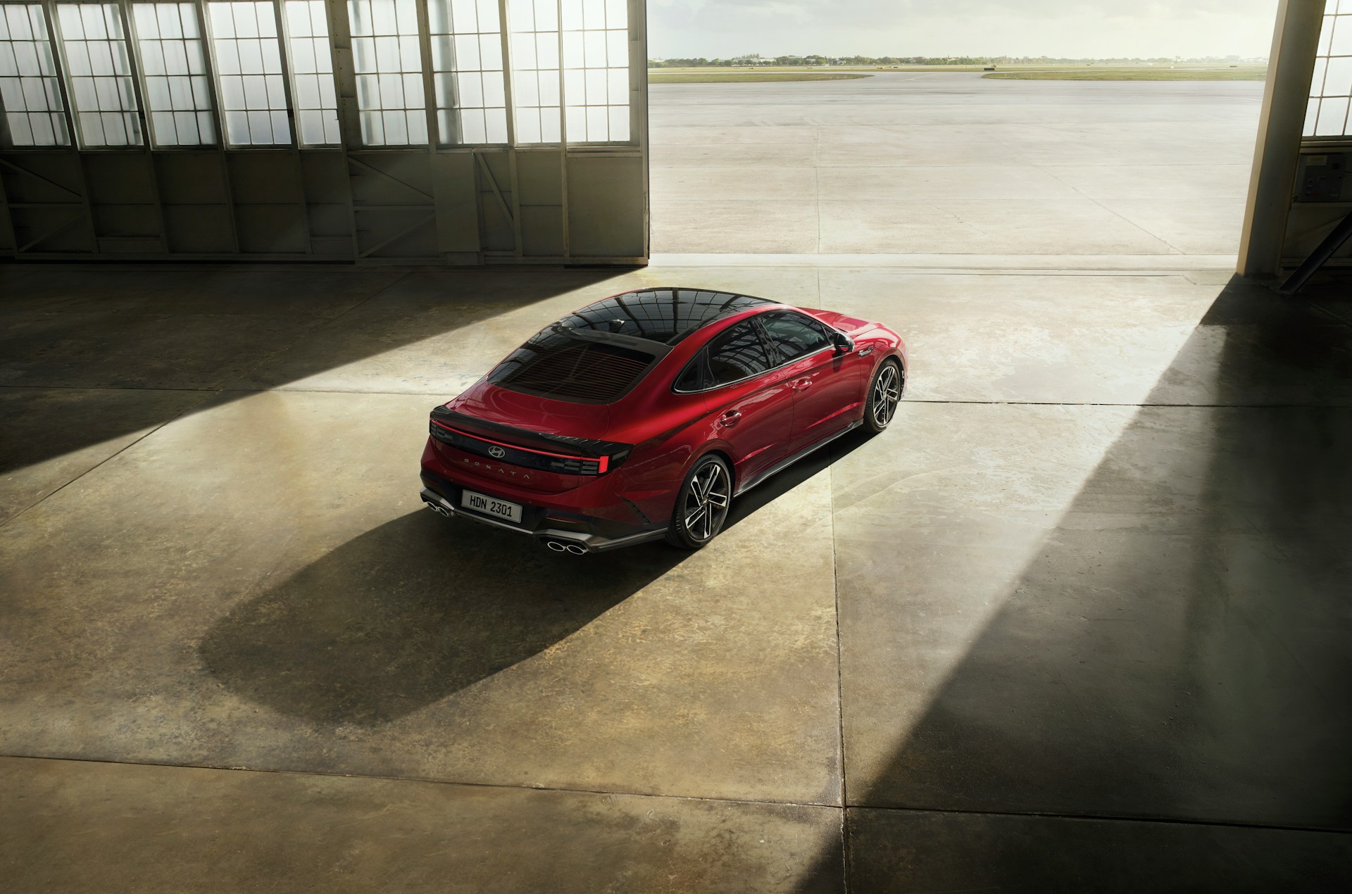 hyundai-motor-group-h0caL46g_zM-unsplash%20(1).jpg