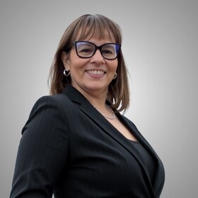 Staff member Sandra Dellolio from ID_23e0299e0afd