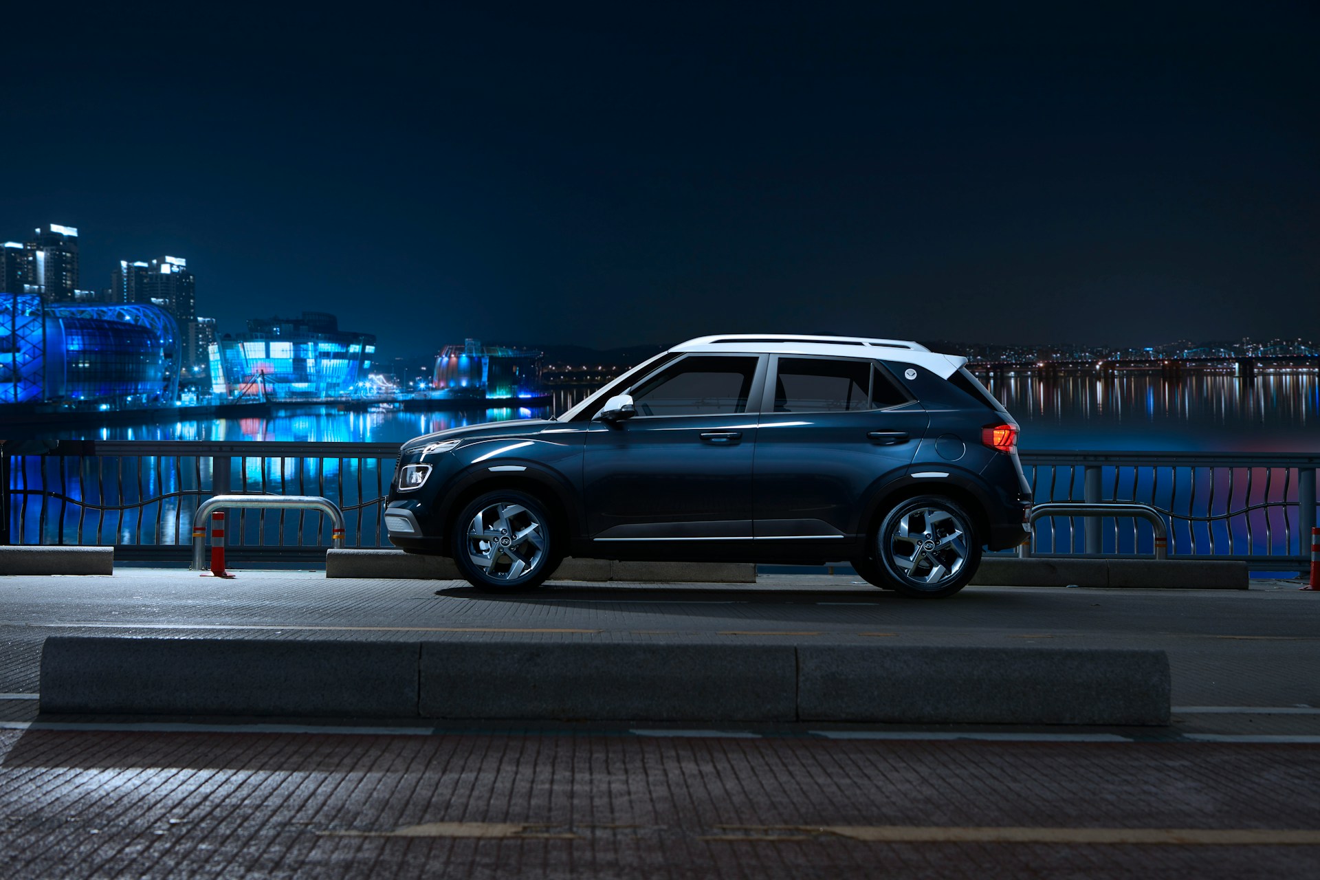 hyundai-motor-group-CcPAtGBNn4o-unsplash.jpg