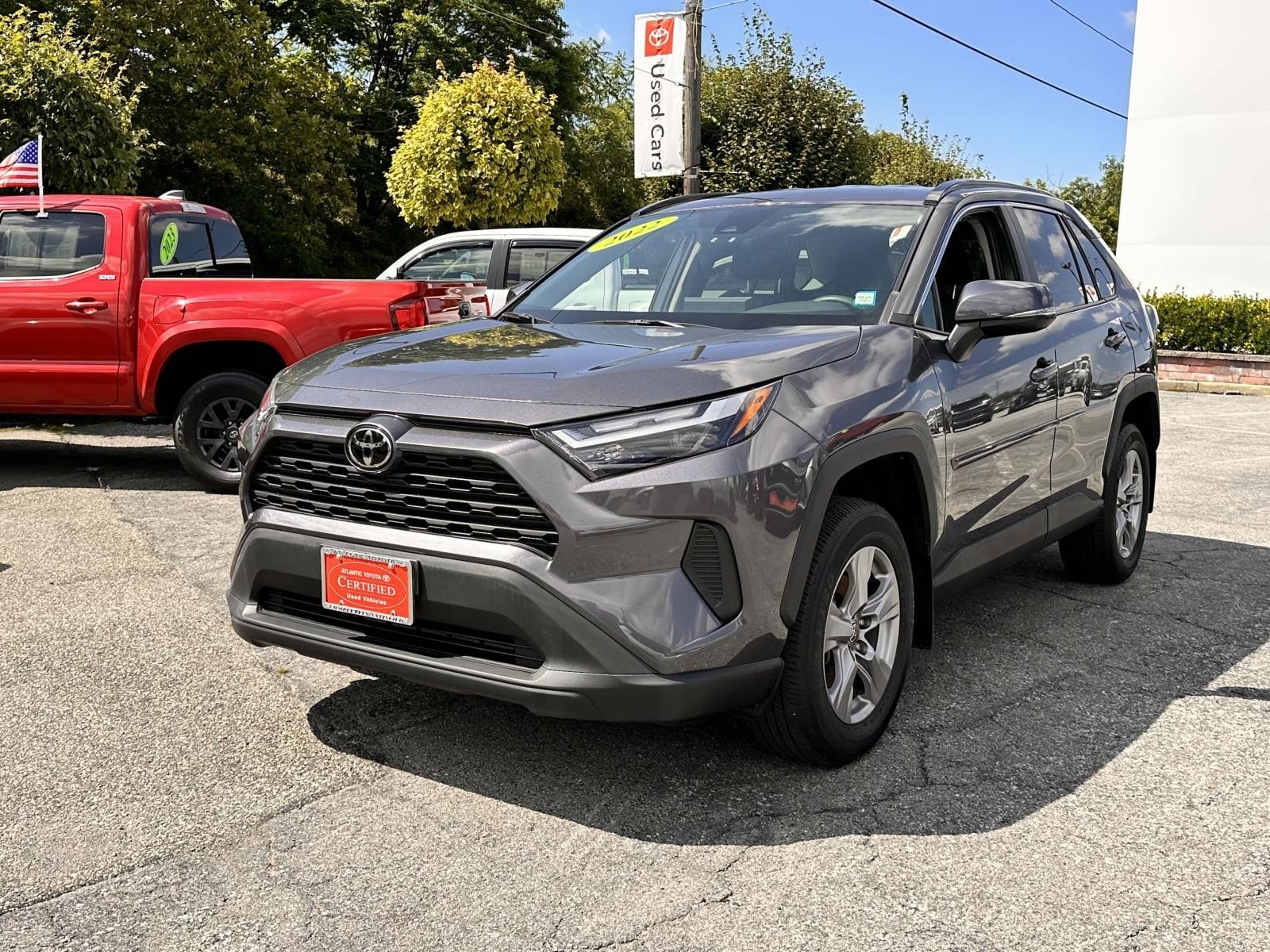 Certified 2022 Toyota RAV4 XLE with VIN 2T3P1RFV2NC302770 for sale in West Islip, NY