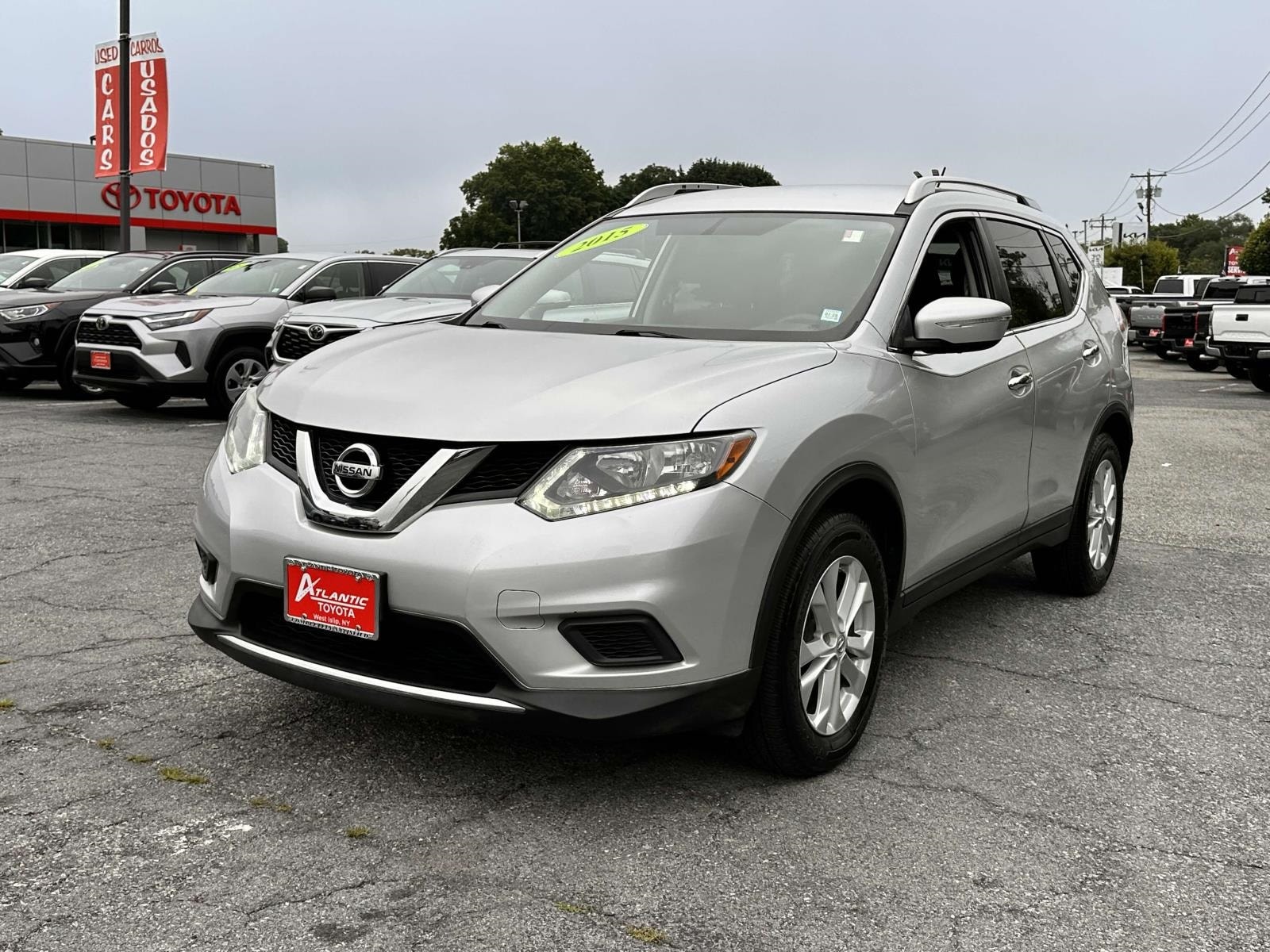 Used 2015 Nissan Rogue SV with VIN KNMAT2MV8FP520492 for sale in West Islip, NY