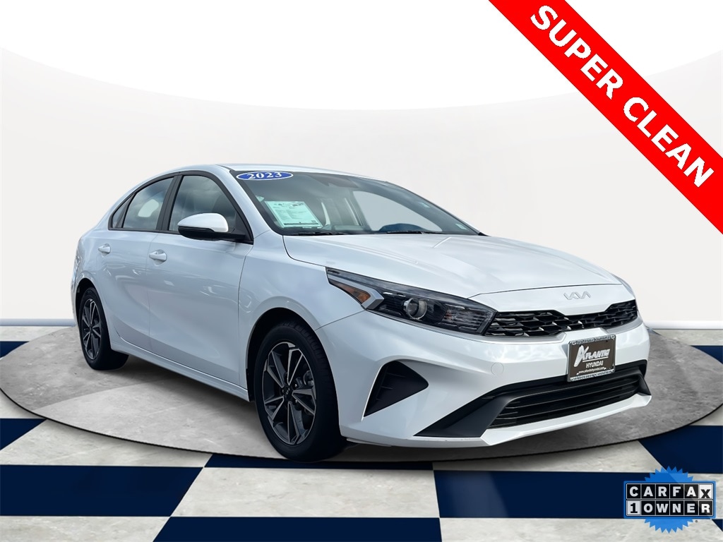 2023 Kia Forte LXS's photo