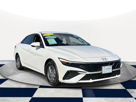 2024 Hyundai Elantra SE Sedan