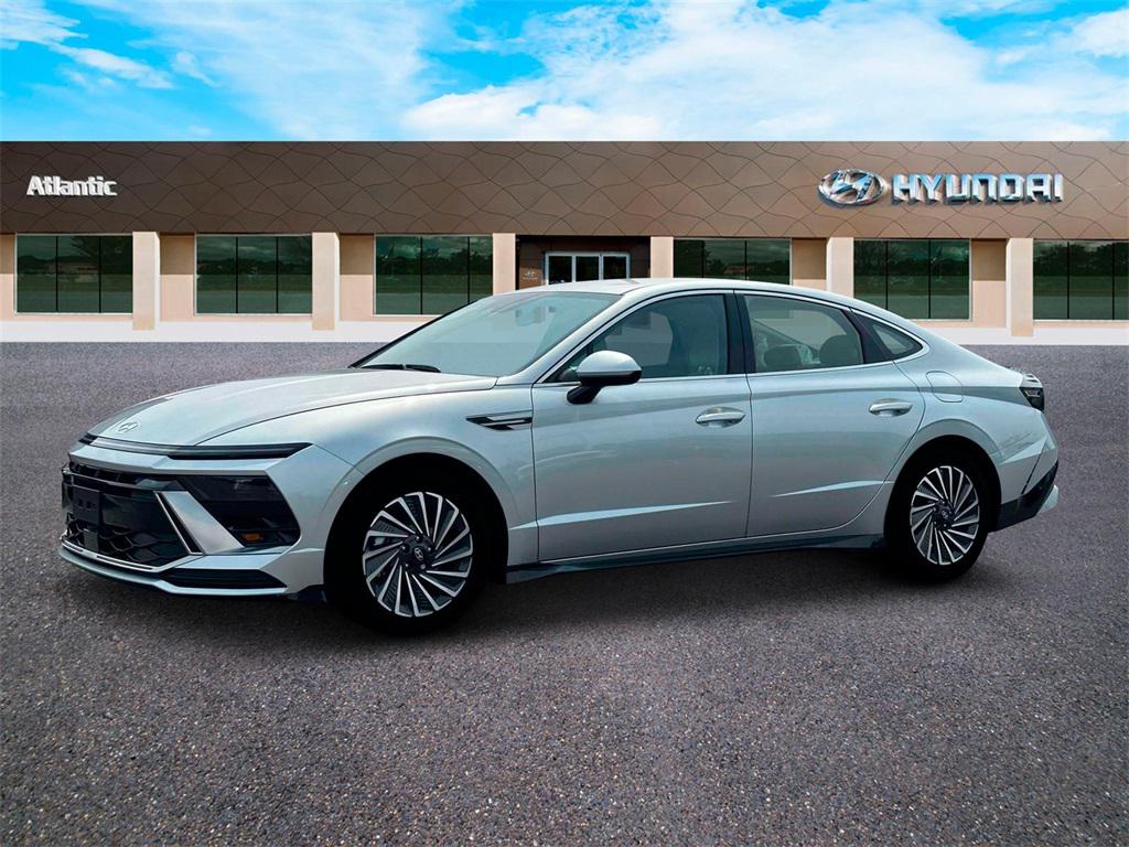 2025 Hyundai Sonata Hybrid SEL photo 2