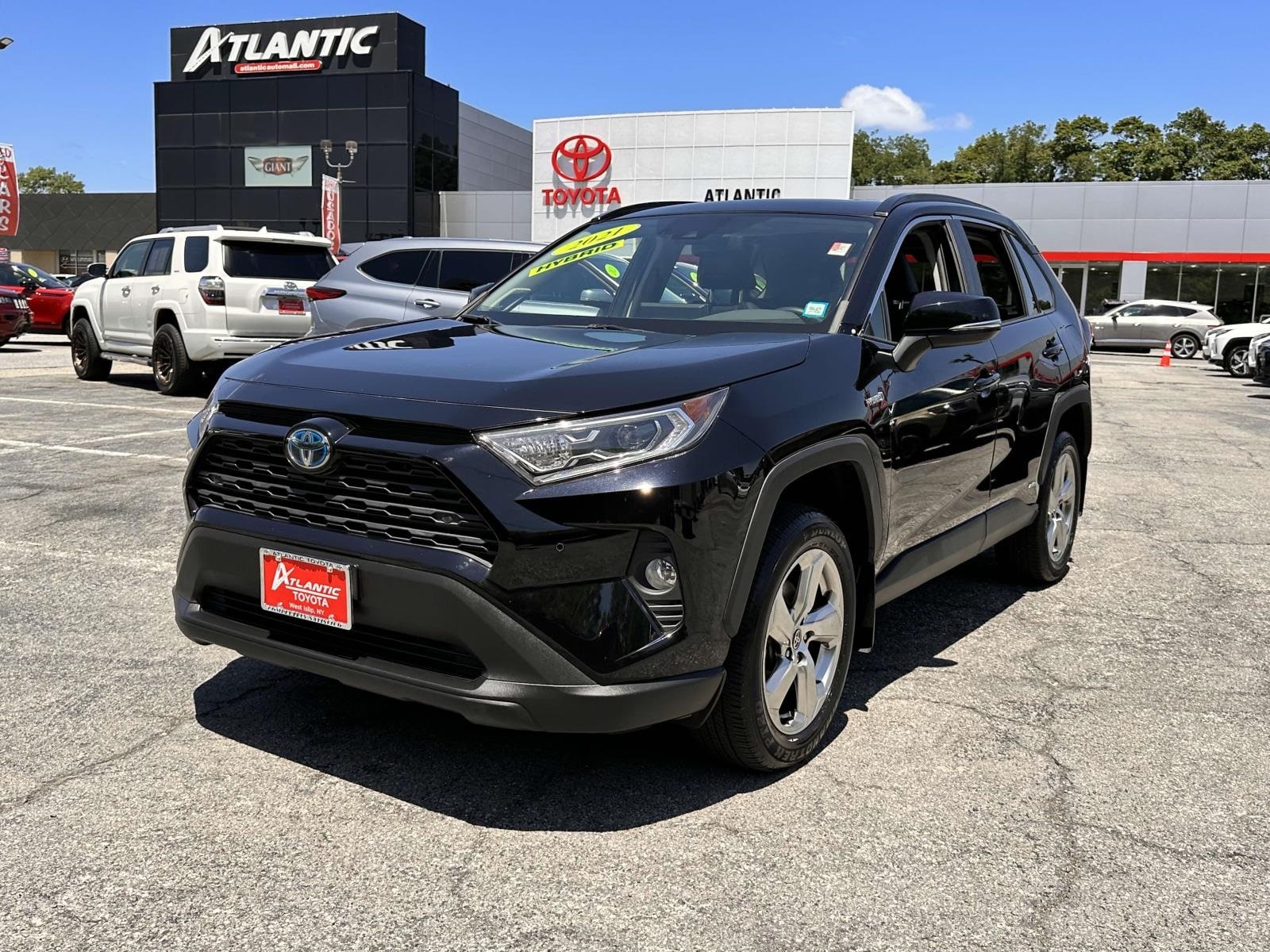 Used 2021 Toyota RAV4 XLE Premium with VIN 2T3B6RFV7MW022674 for sale in West Islip, NY