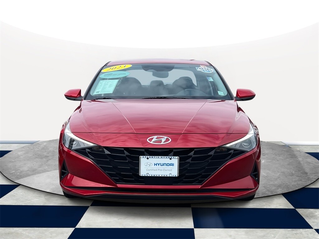 2023 Hyundai Elantra SEL photo 2